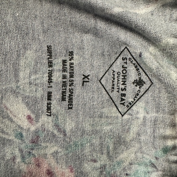 ST. JOHN'S BAY FLORAL SKIRT IN NAVY - Picture 3 of 3